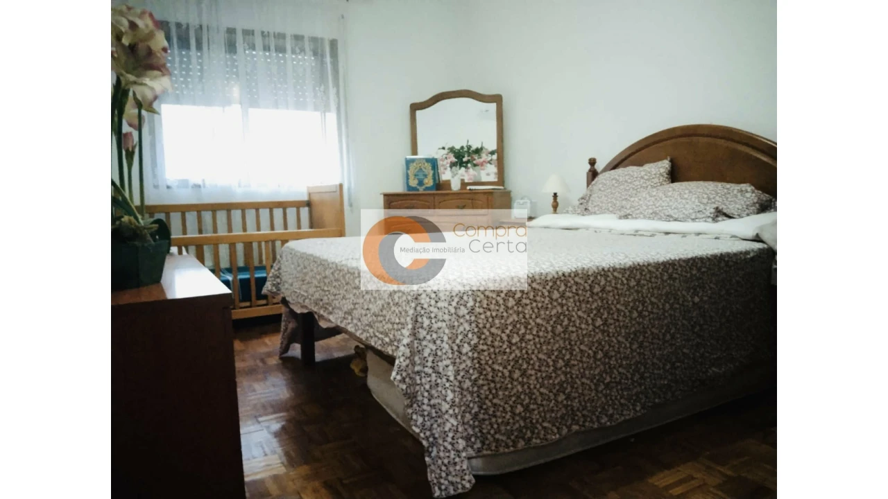 Apartamento T2 para Venda em Urgezes Foto 8