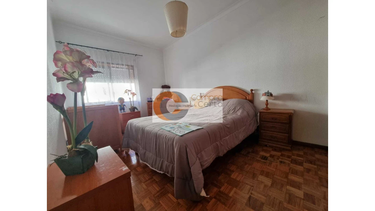 Apartamento T2 para Venda em Urgezes Foto 15