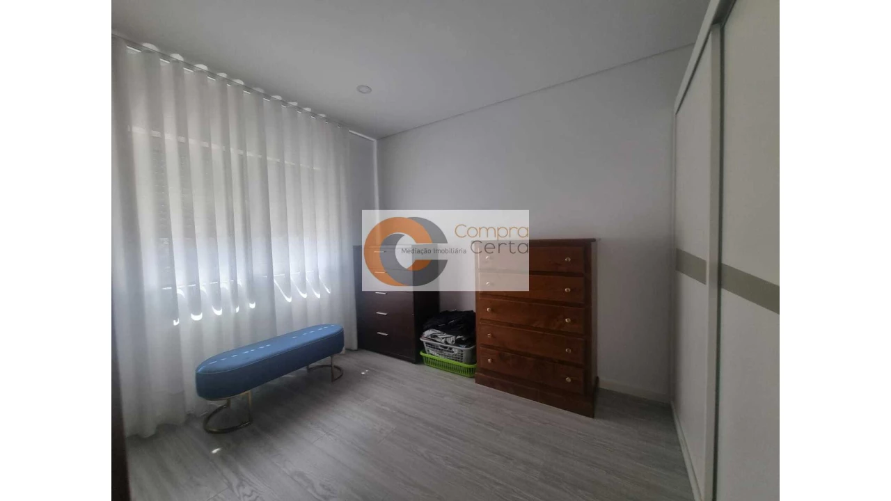 Moradia T3 para Venda em Oliveira (Santa Maria) Foto 10