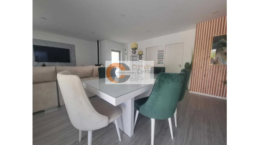 Moradia T3 para Venda em Oliveira (Santa Maria) Foto 5