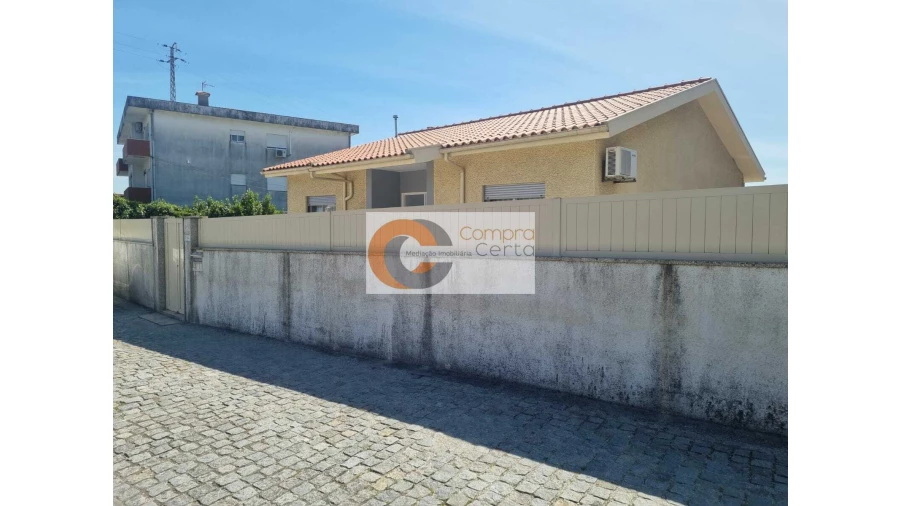 Moradia T3 para Venda em Oliveira (Santa Maria) Foto 13