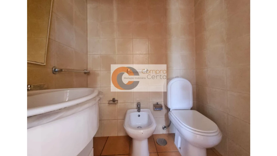 Moradia T3 para Venda em Brito Foto 5