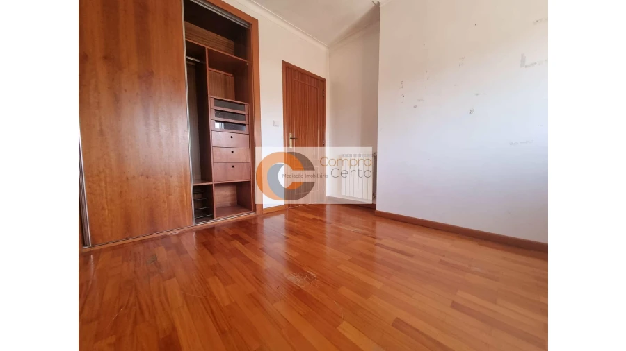 Moradia T3 para Venda em Brito Foto 8