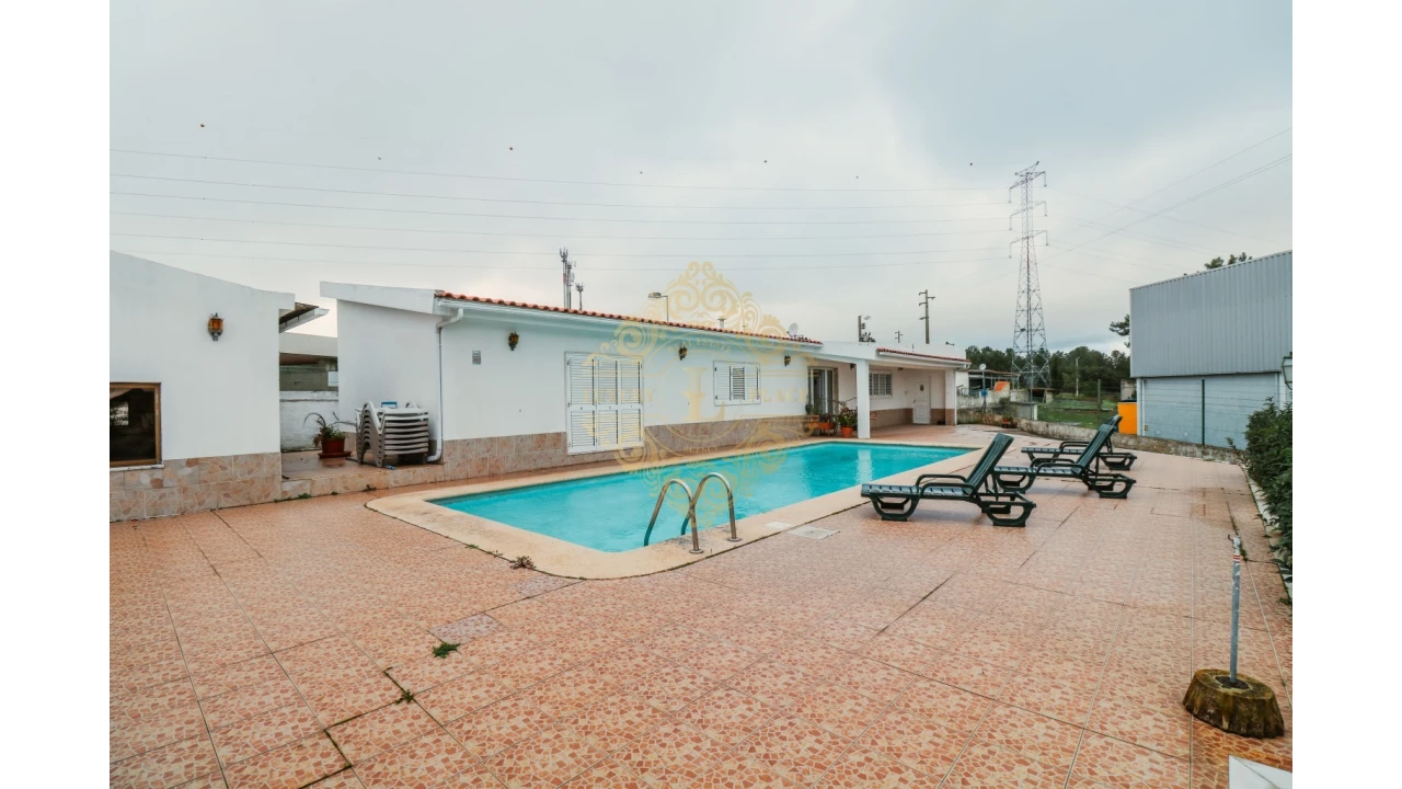 Moradia T6 para Venda em Quinta do Anjo Foto 5