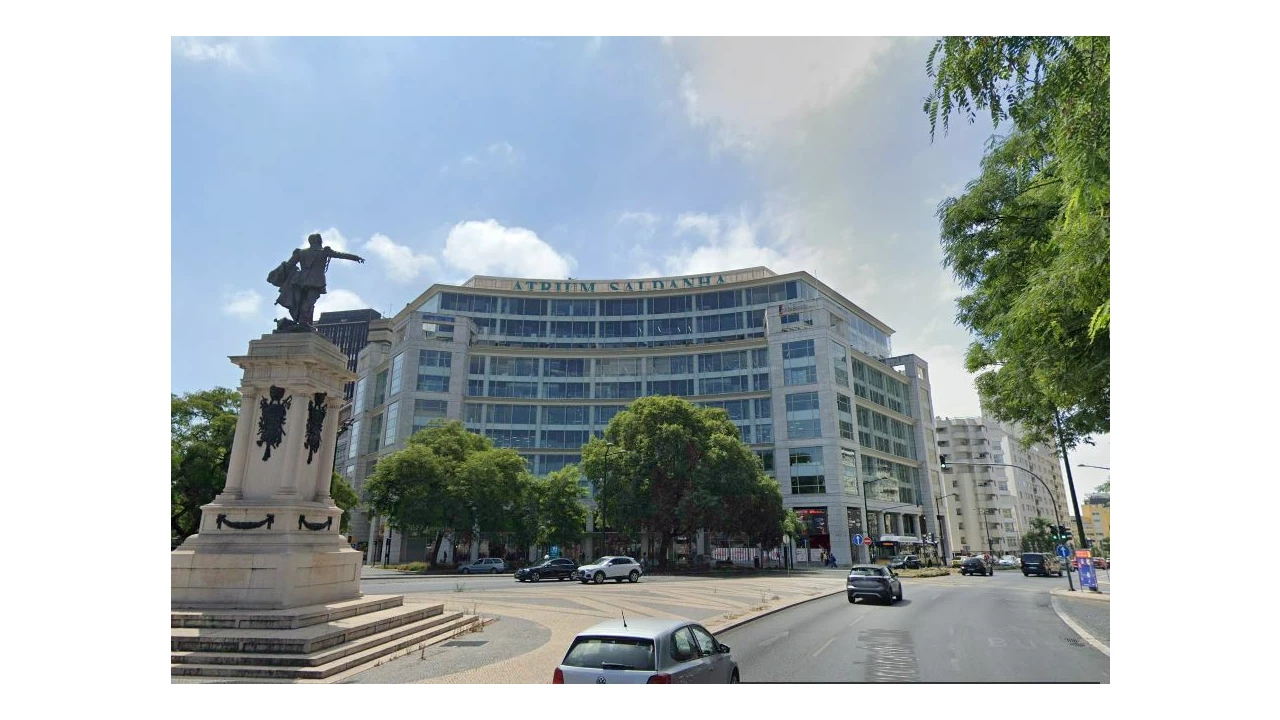 Loja para Arrendamento em Avenidas Novas Foto 1