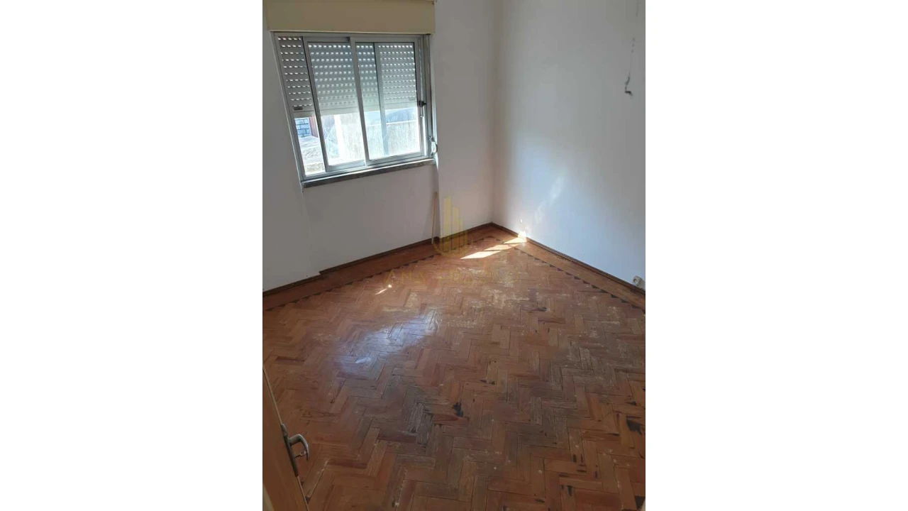 Moradia T2 para Venda em Casal de Cambra Foto 6