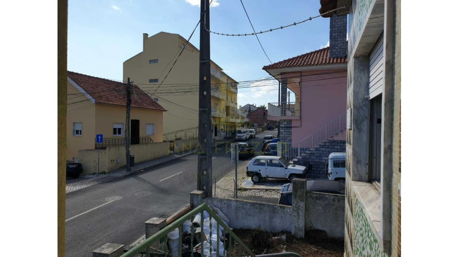 Moradia T2 para Venda em Casal de Cambra Foto 13