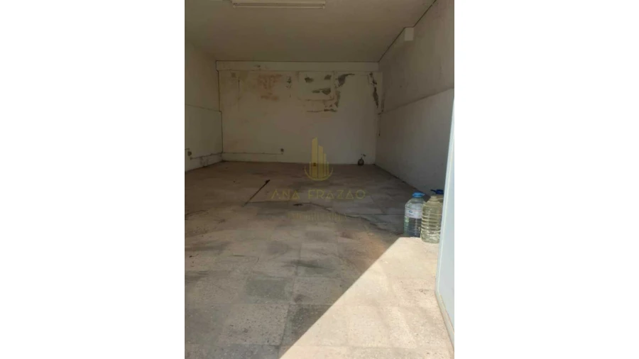 Moradia T2 para Venda em Casal de Cambra Foto 9