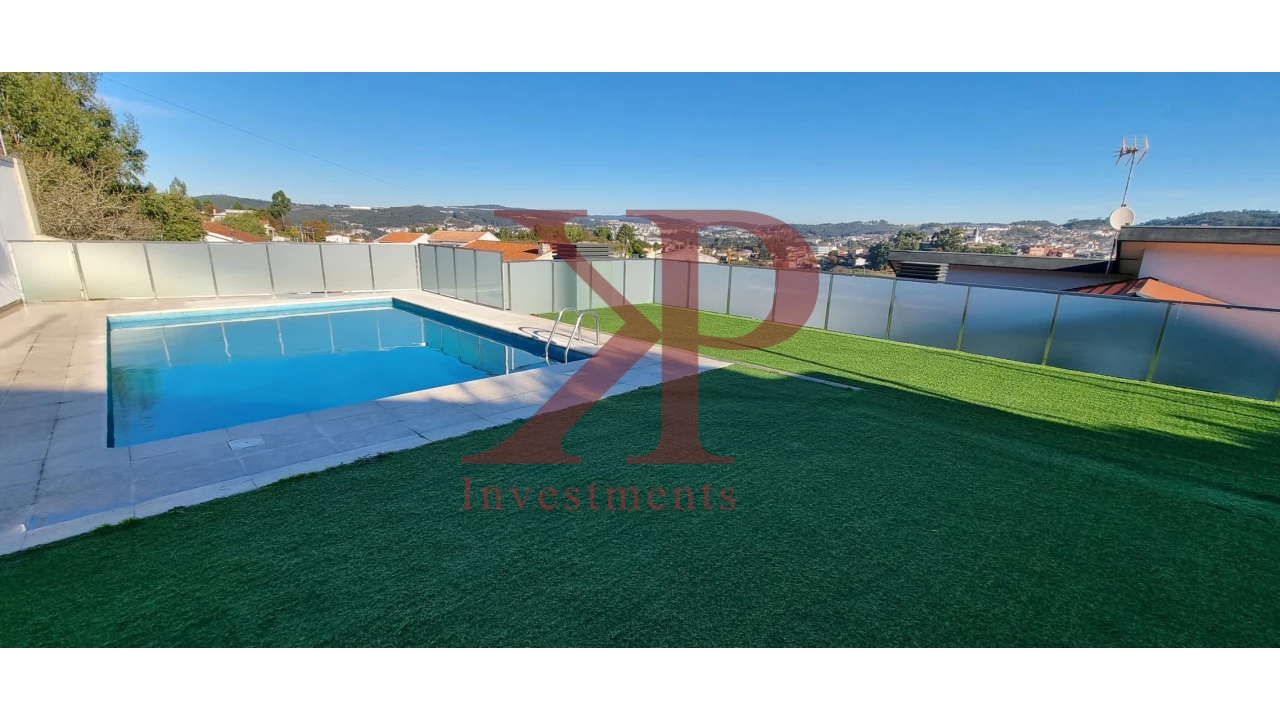 Moradia T4 para Venda em Rebordosa Foto 1