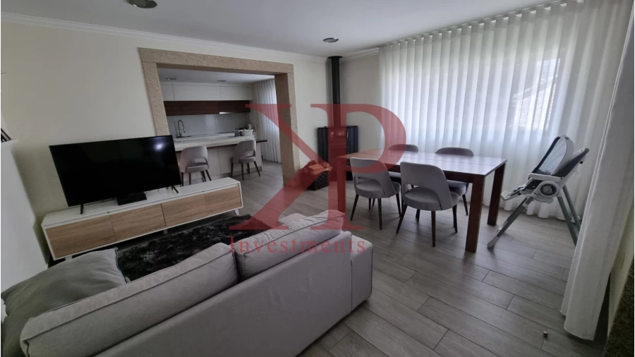 Moradia T4 para Venda em Rebordosa Foto 3