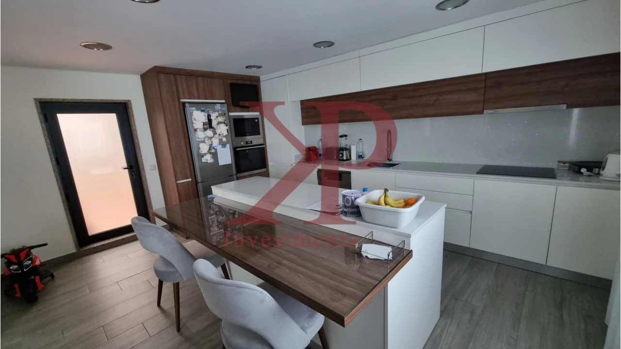 Moradia T4 para Venda em Rebordosa Foto 6