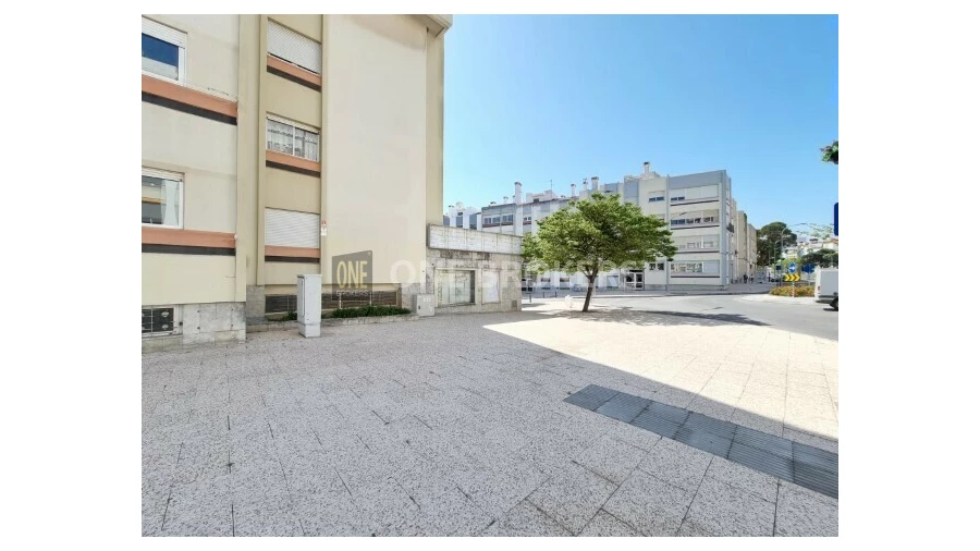 Loja para Arrendamento em Algés, Linda-A-Velha e Cruz Quebrada-Dafundo Foto 3
