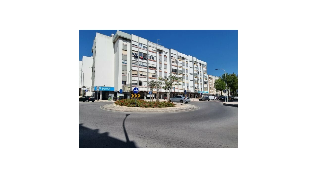 Loja para Arrendamento em Algés, Linda-A-Velha e Cruz Quebrada-Dafundo Foto 4