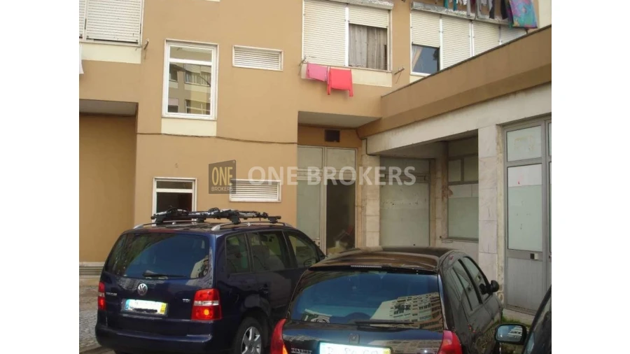 Loja para Venda em Falagueira-Venda Nova Foto 2