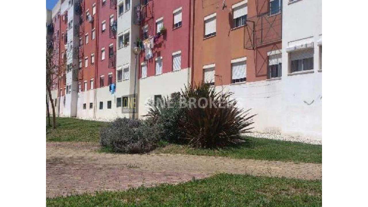 Loja para Venda em Falagueira-Venda Nova Foto 11