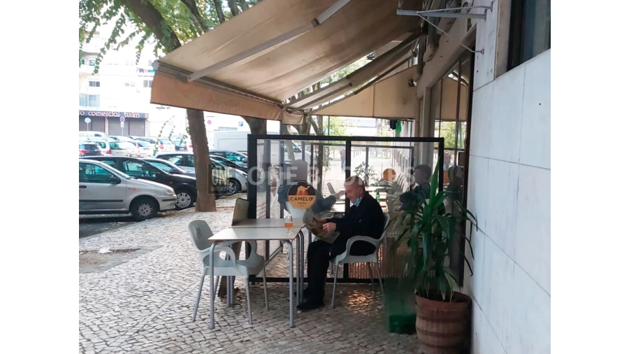 Negócio para Venda em Benfica Foto 2