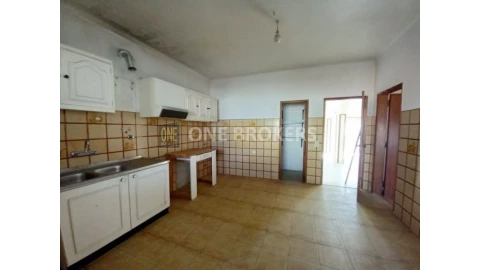 Moradia T2 para Venda em São Francisco