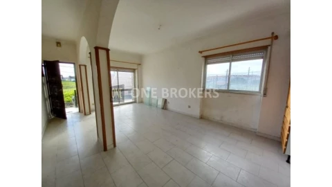 Moradia T2 para Venda em São Francisco