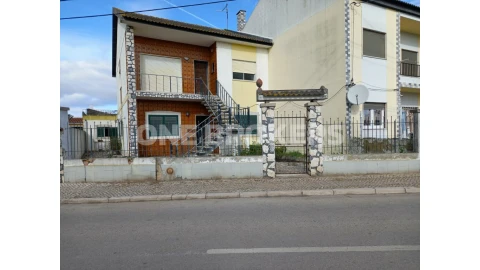 Moradia T3 para Venda em São Francisco