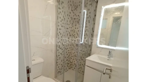 Moradia T9 para Venda em Ajuda