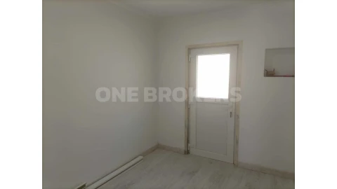 Moradia T9 para Venda em Ajuda