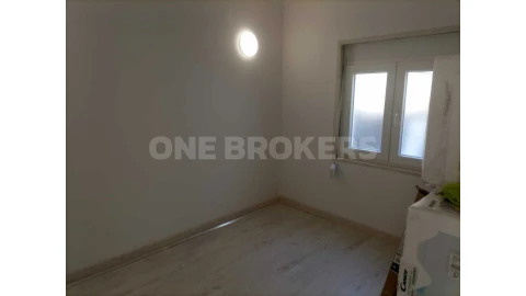 Moradia T9 para Venda em Ajuda