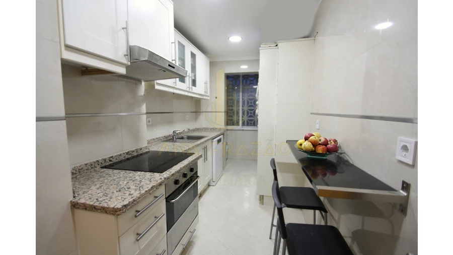 Apartamento T2 para Venda em Encosta do Sol Foto 3