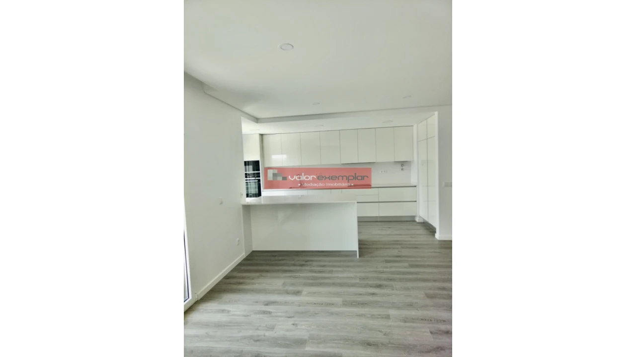 Apartamento T4 para Venda em Montijo e Afonsoeiro Foto 3