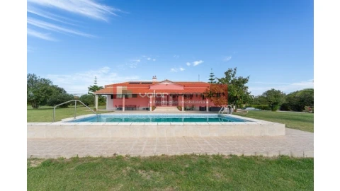Moradia T8 para Venda em Alcochete