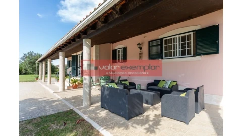 Moradia T8 para Venda em Alcochete