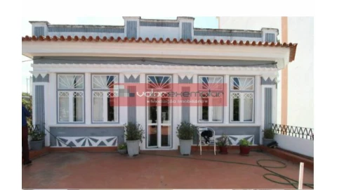Moradia T7 para Venda em Moita
