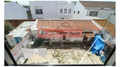Moradia T7 para Venda em Moita