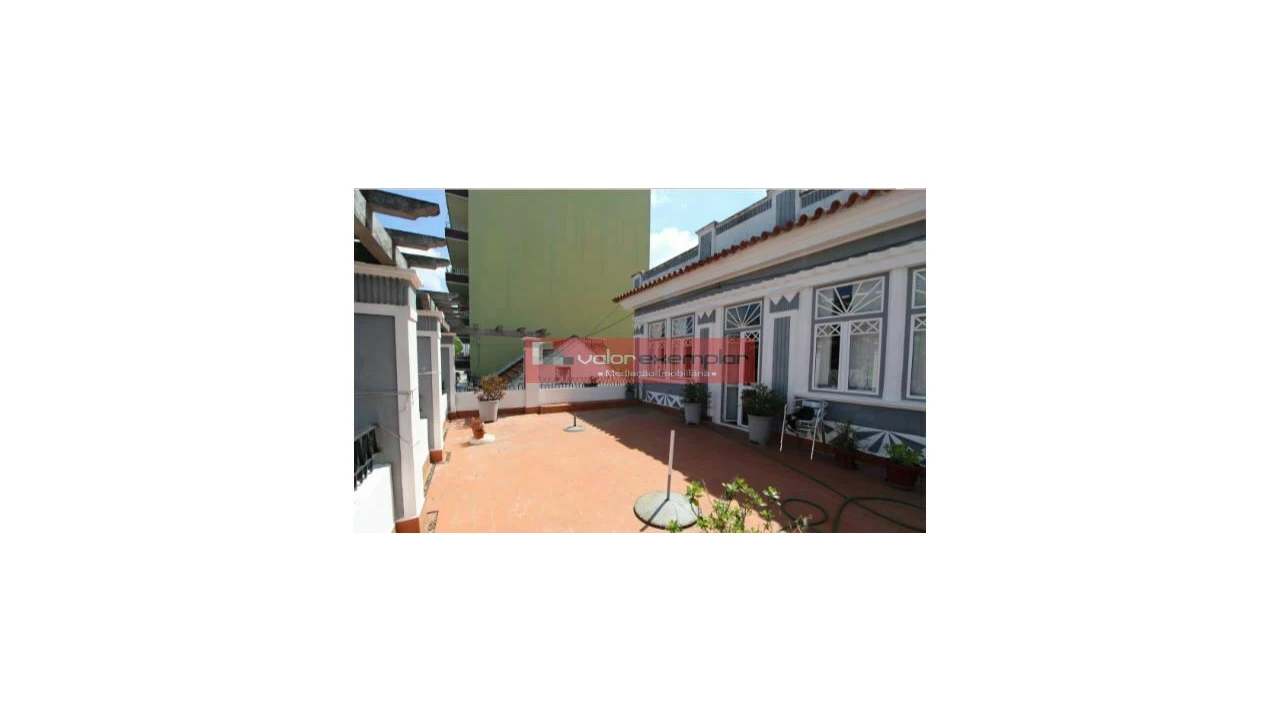 Moradia T7 para Venda em Moita Foto 3