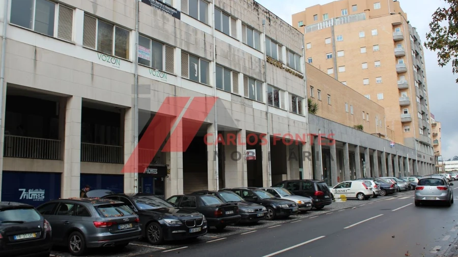 Armazém para Arrendamento em Vila Nova de Famalicão e Calendário