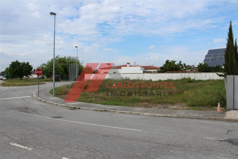 Terreno P/ Moradia para Venda em Esmeriz e Cabeçudos