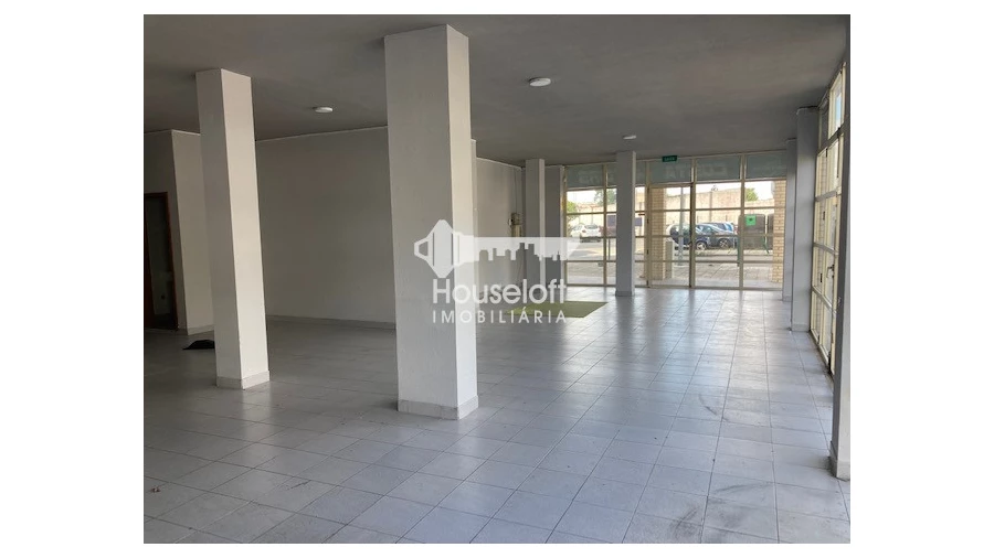 Loja para Arrendamento em São Mamede de Infesta e Senhora da Hora Foto 1