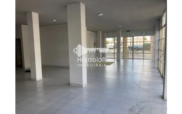 Loja para Arrendamento em São Mamede de Infesta e Senhora da Hora