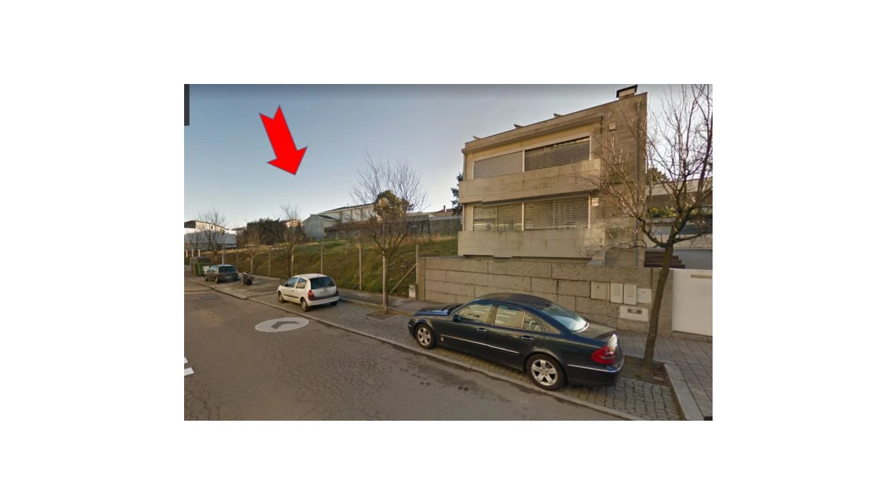 Terreno P/ Moradia para Venda em São Mamede de Infesta e Senhora da Hora Foto 1