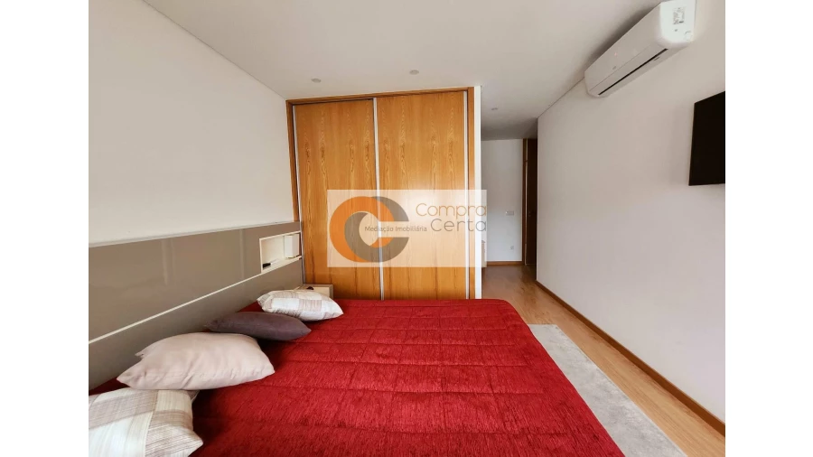 Moradia T3 para Venda em Ronfe Foto 11