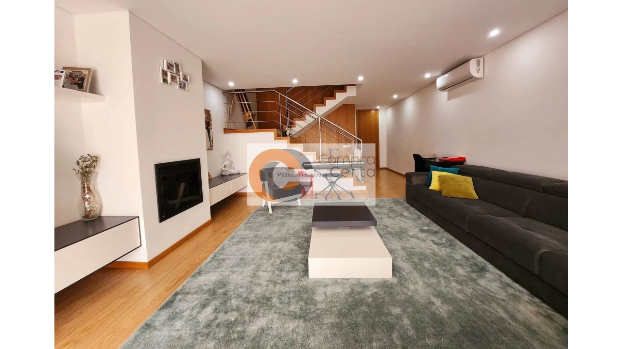 Moradia T3 para Venda em Ronfe Foto 4