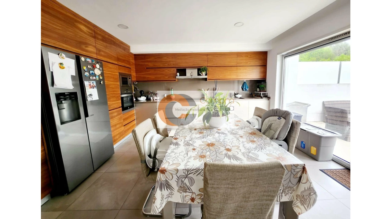 Moradia T3 para Venda em Ronfe Foto 3