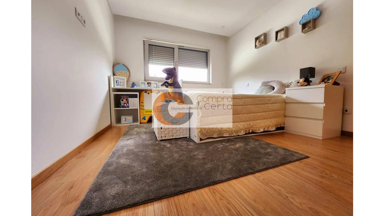 Moradia T3 para Venda em Ronfe Foto 10