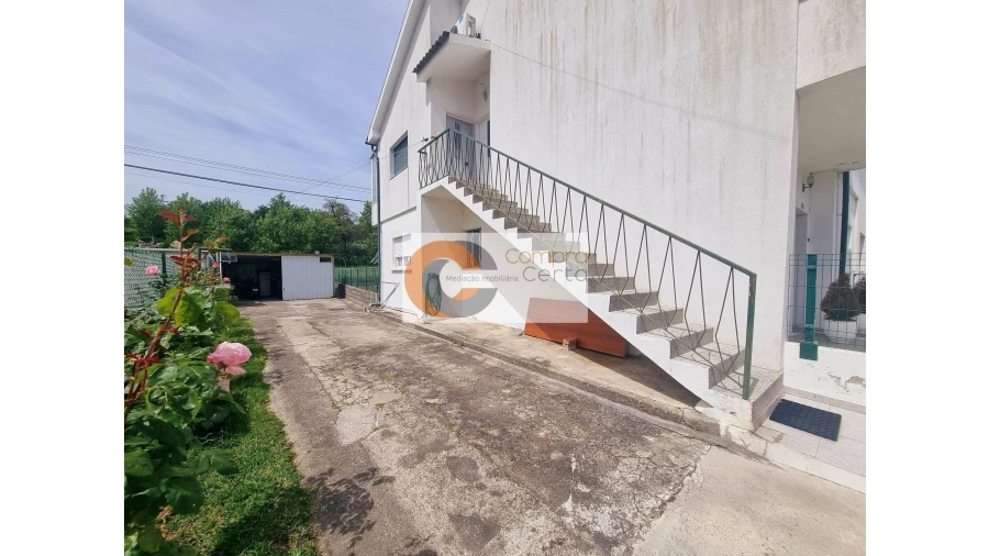 Moradia T2 para Venda em Urgezes Foto 1