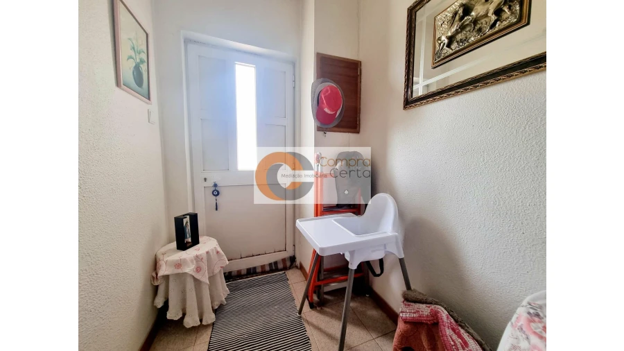 Moradia T2 para Venda em Urgezes Foto 7