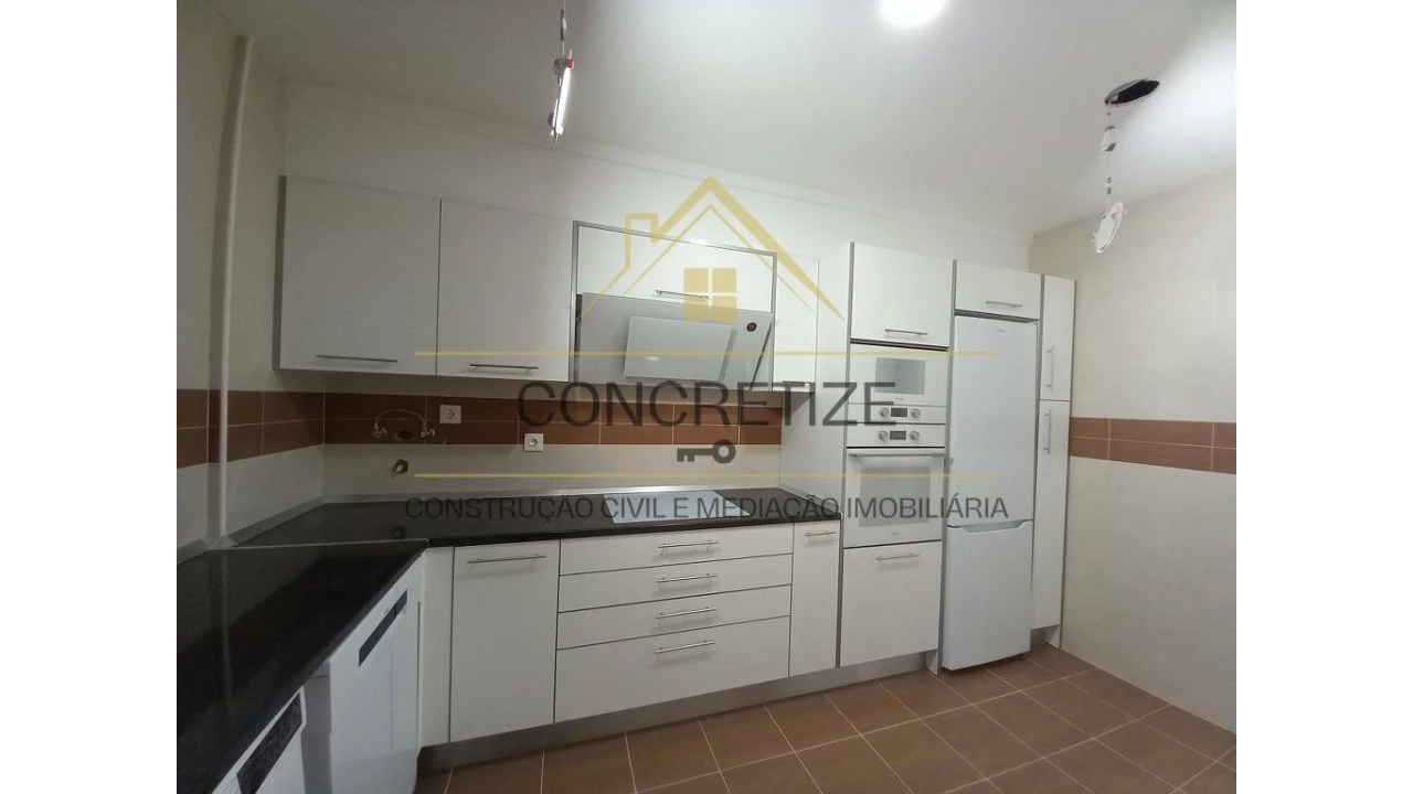 Apartamento T3 para Venda em Castanheira do Ribatejo e Cachoeiras Foto 19