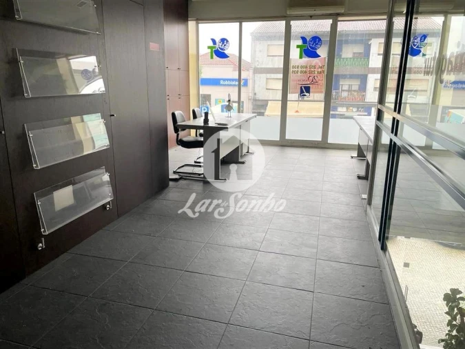 Escritório para Venda em Bougado (São Martinho e Santiago) Foto 1