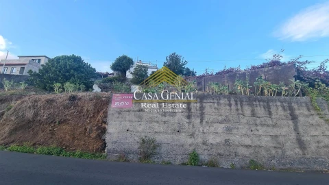 Terreno para Venda em Estreito de Camara de Lobos