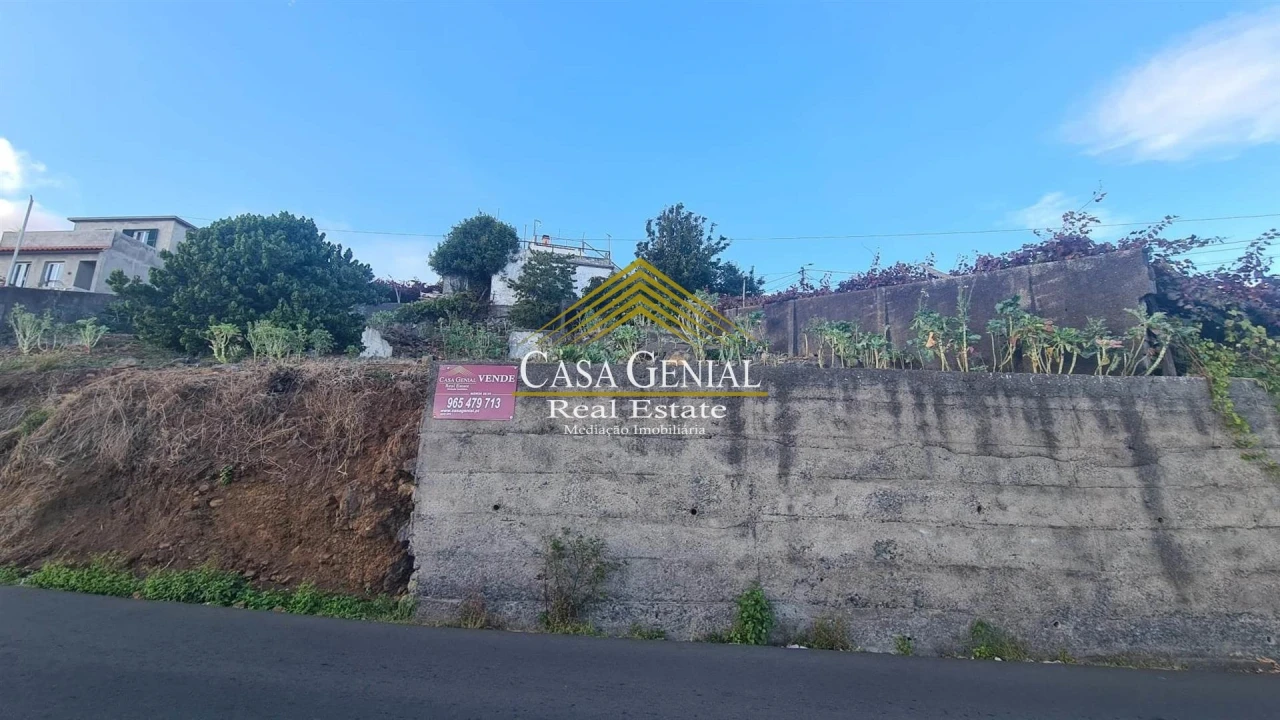Terreno para Venda em Estreito de Camara de Lobos Foto 1