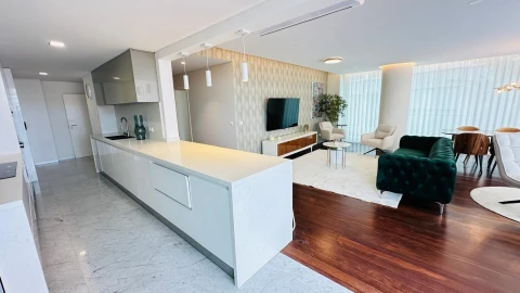 Apartamento T4 para Venda em Funchal (Se)