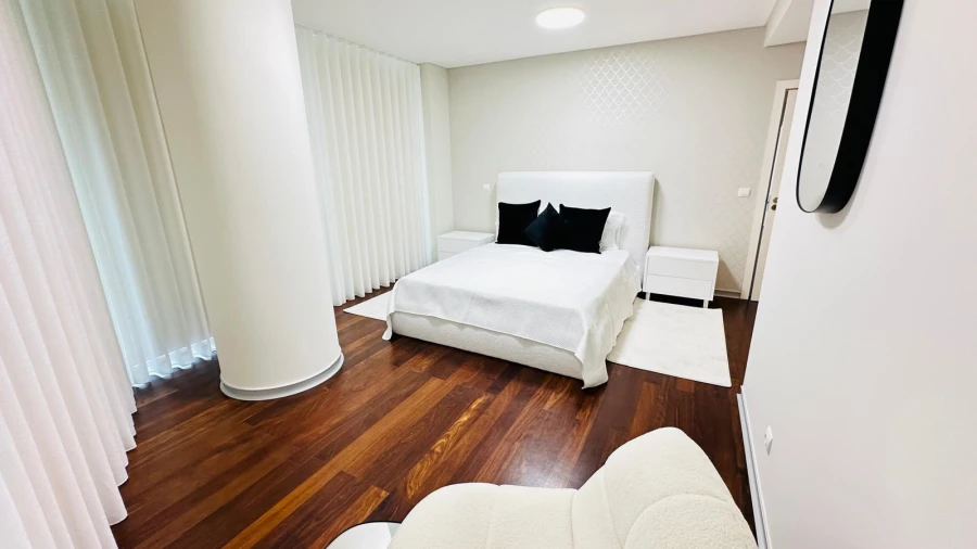 Apartamento T4 para Venda em Funchal (Se) Foto 12